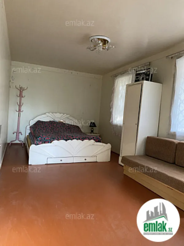 Satılır 6 otaqlı mənzil 200 m²