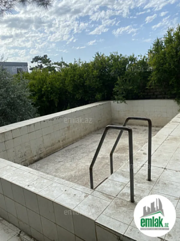 Satılır 6 otaqlı mənzil 200 m²