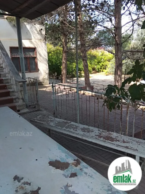 Satılır 6 otaqlı mənzil 200 m²