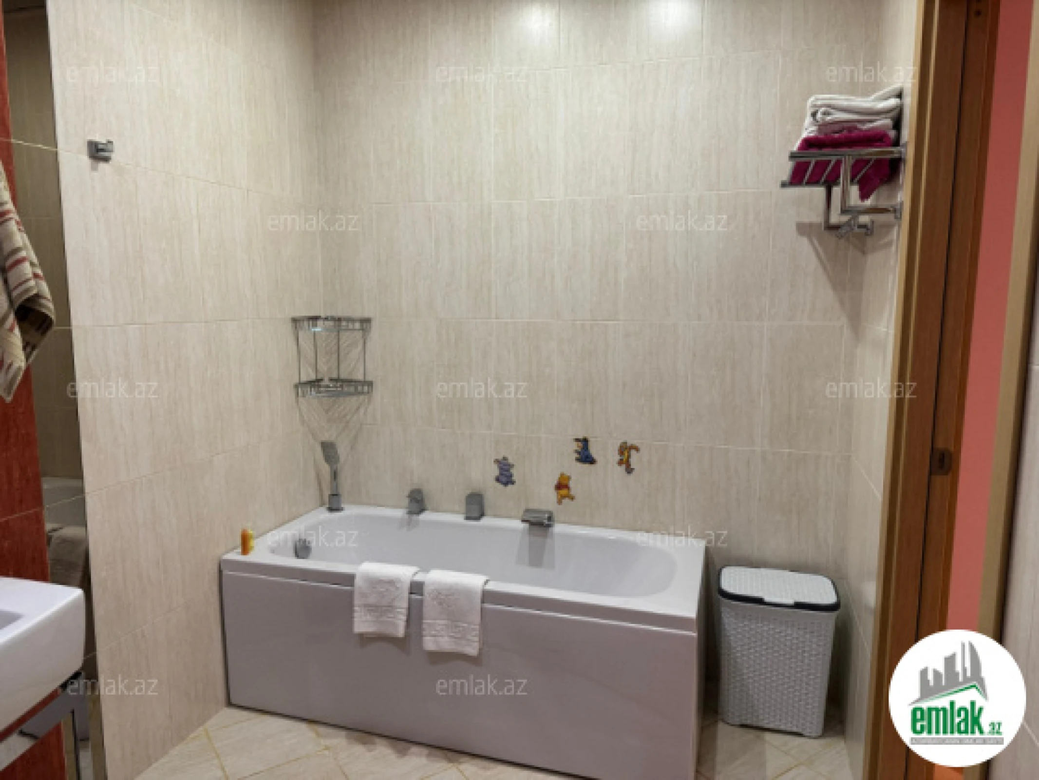 Satılır 3 otaqlı yeni tikili 140 m²