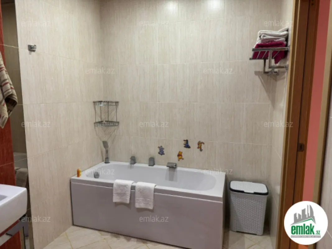 Satılır 3 otaqlı yeni tikili 140 m²