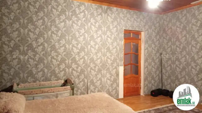 Satılır 4 otaqlı həyət evi 130 m²