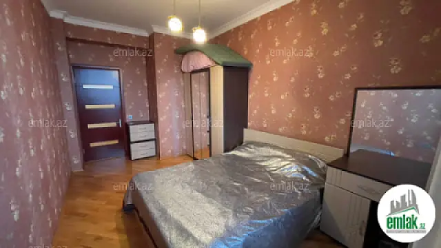 Satılır 3 otaqlı yeni tikili 100 m²