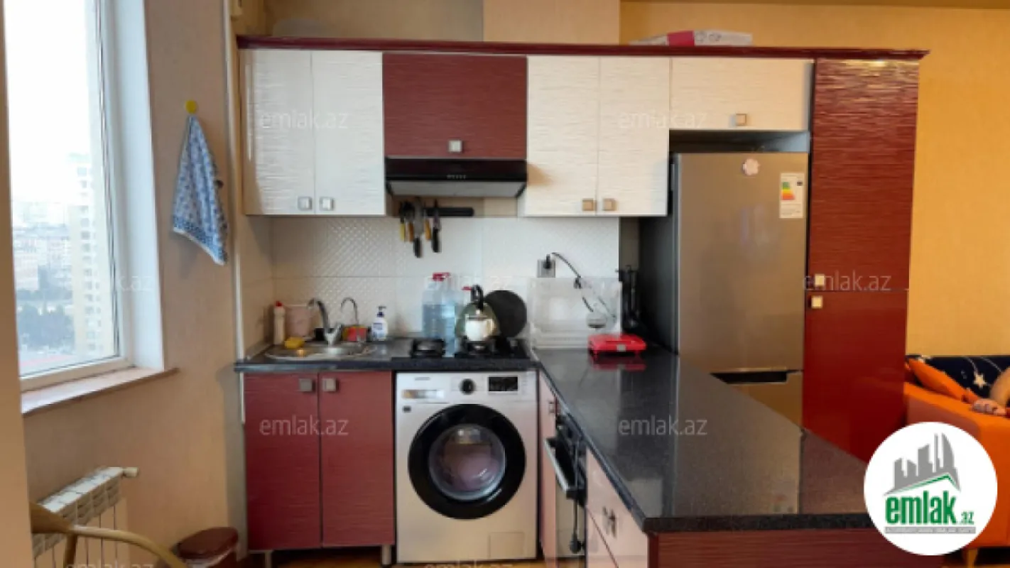 Satılır 3 otaqlı yeni tikili 100 m²