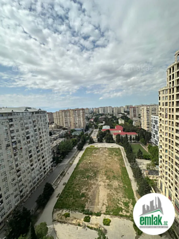 Satılır 4 otaqlı yeni tikili 130 m²