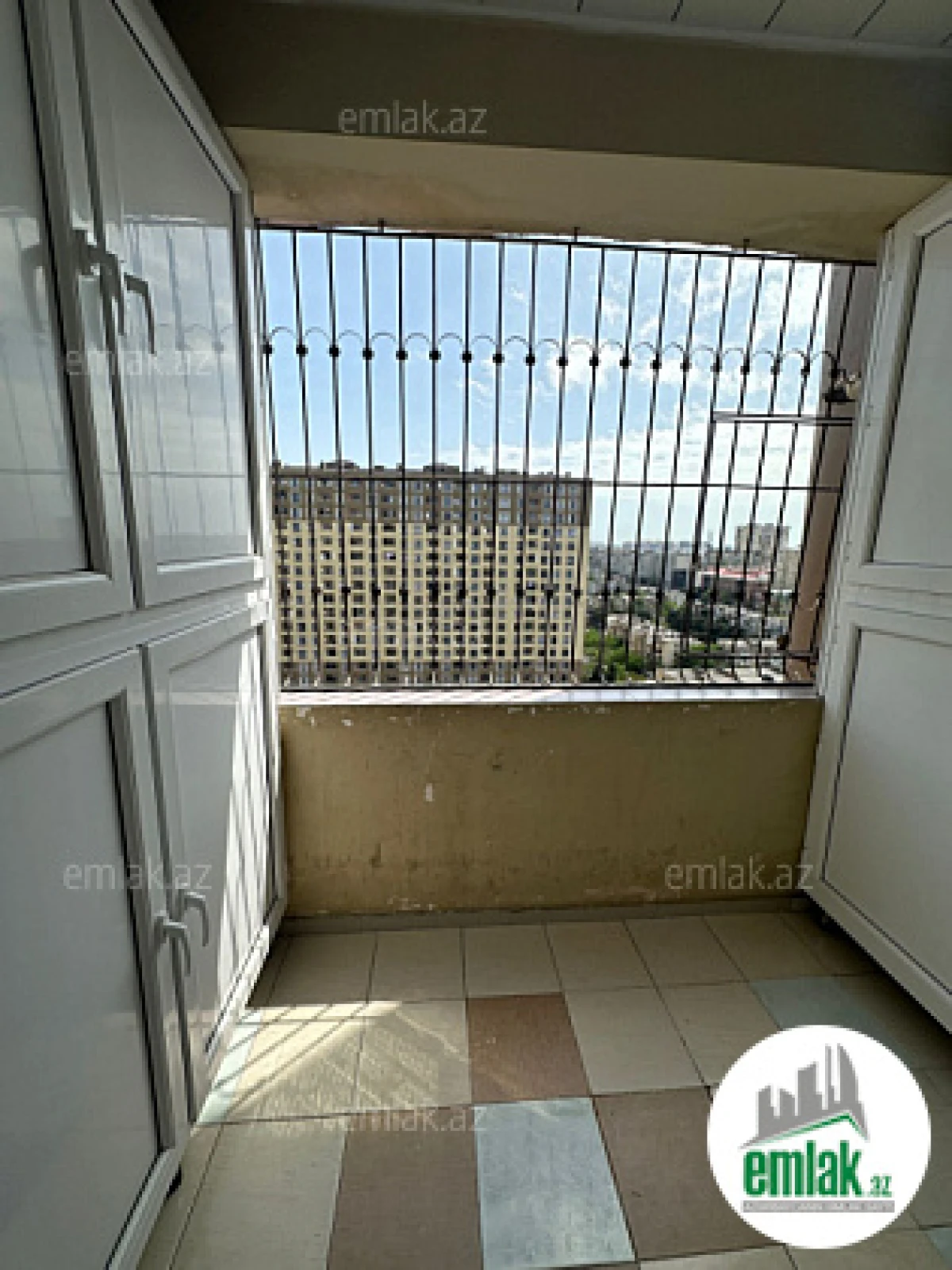 Satılır 4 otaqlı yeni tikili 130 m²