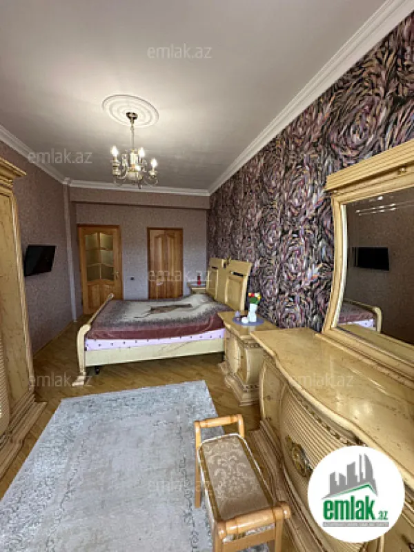 Satılır 4 otaqlı yeni tikili 130 m²