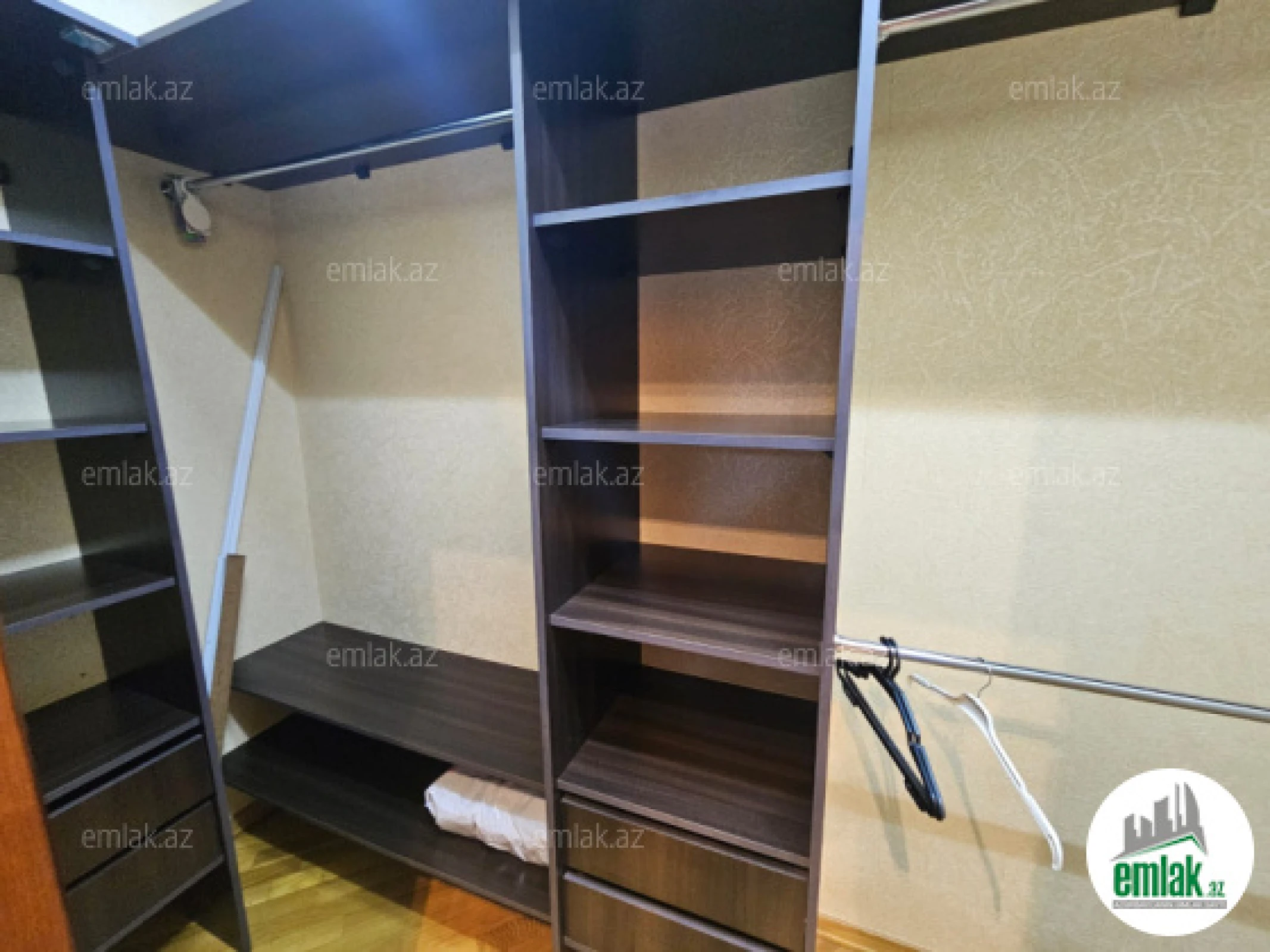 Satılır 2 otaqlı yeni tikili 110 m²