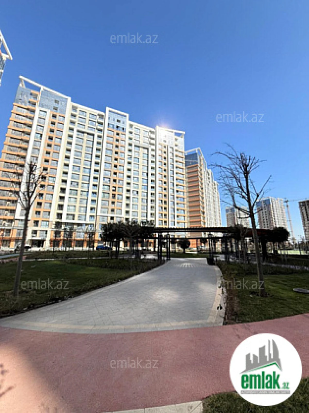 Satılır 4 otaqlı yeni tikili 128 m²