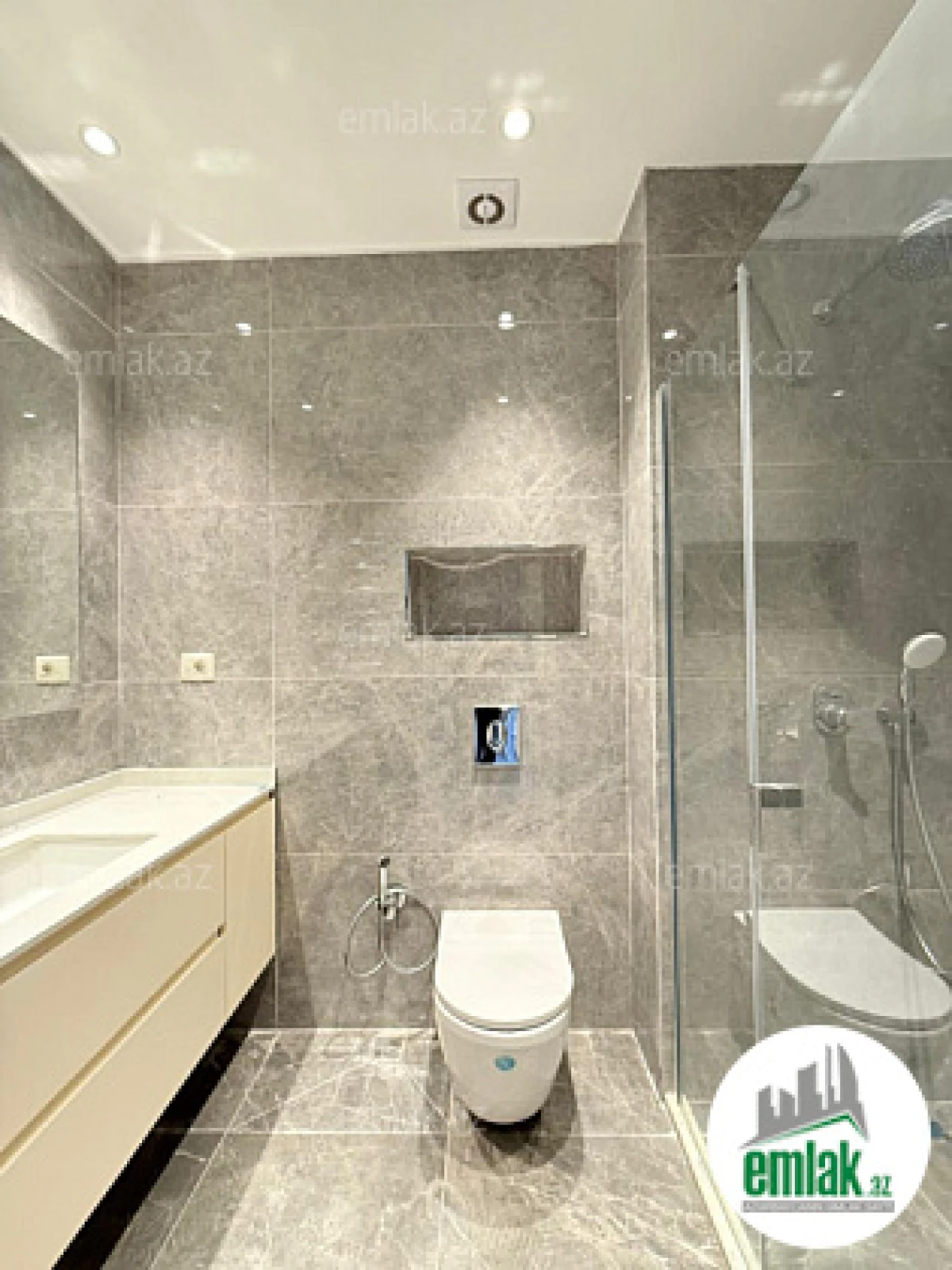 Satılır 4 otaqlı yeni tikili 128 m²