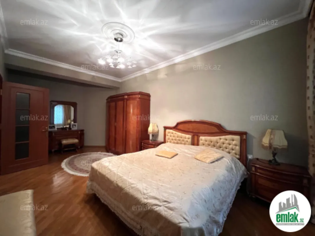 Satılır 4 otaqlı yeni tikili 195 m²