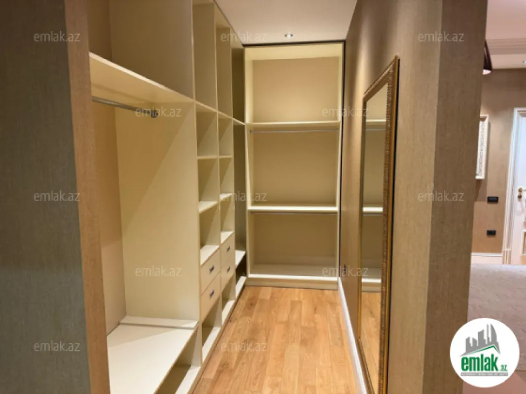 Satılır 4 otaqlı yeni tikili 200 m²