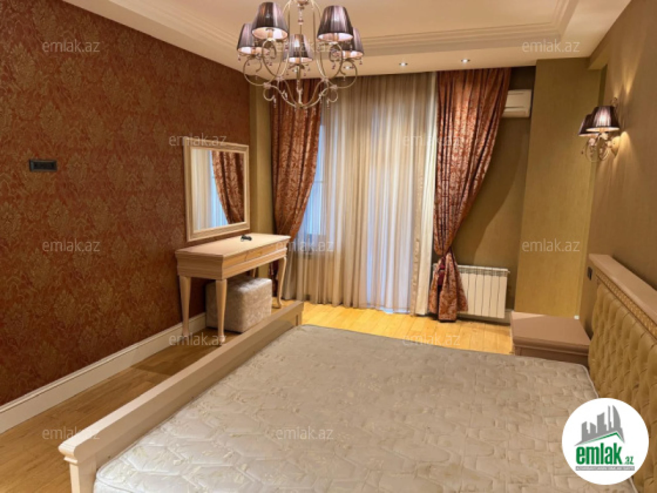 Satılır 4 otaqlı yeni tikili 200 m²