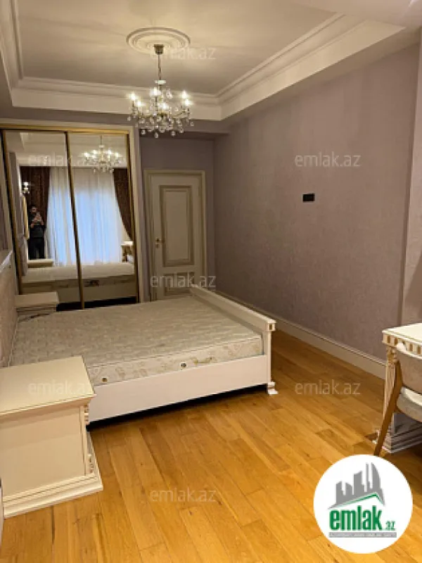 Satılır 4 otaqlı yeni tikili 200 m²