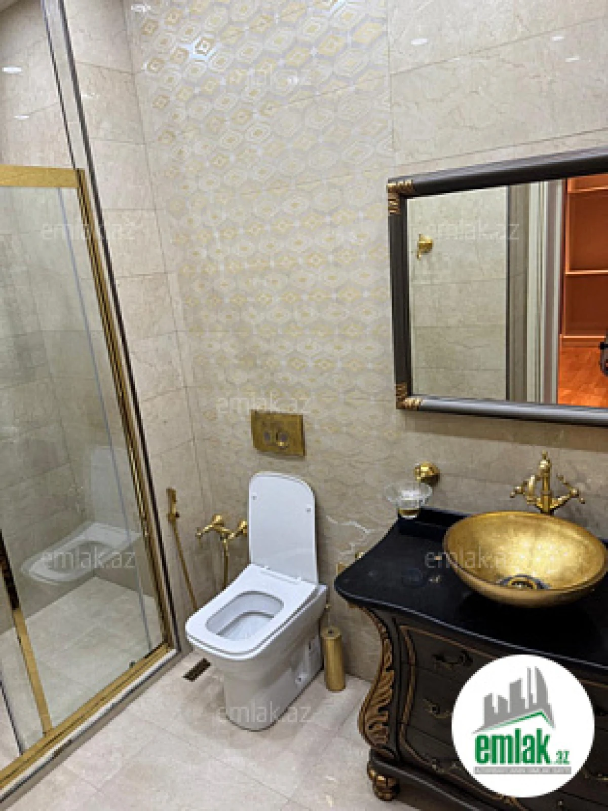 Satılır 4 otaqlı yeni tikili 200 m²