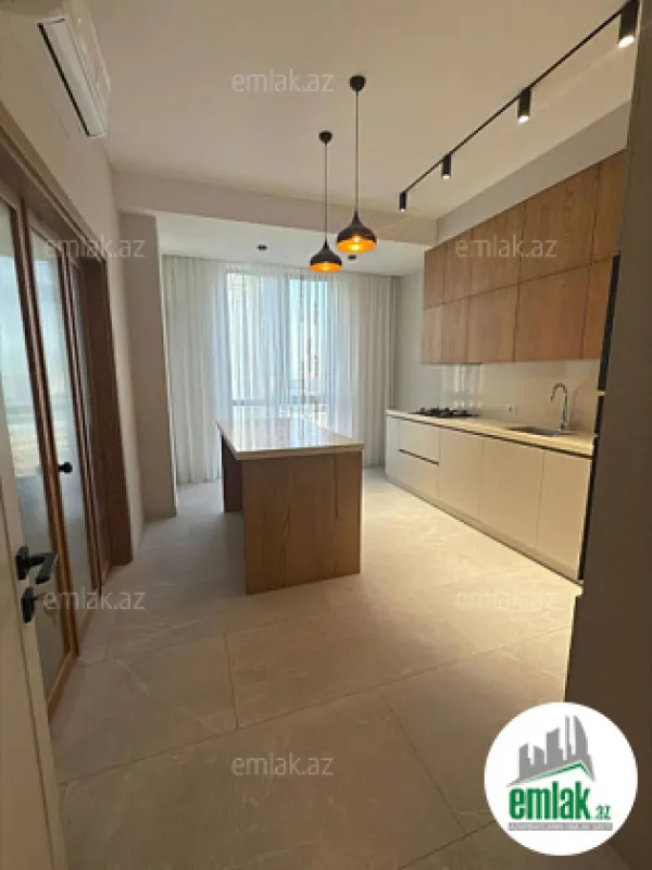 Satılır 3 otaqlı yeni tikili 135 m²