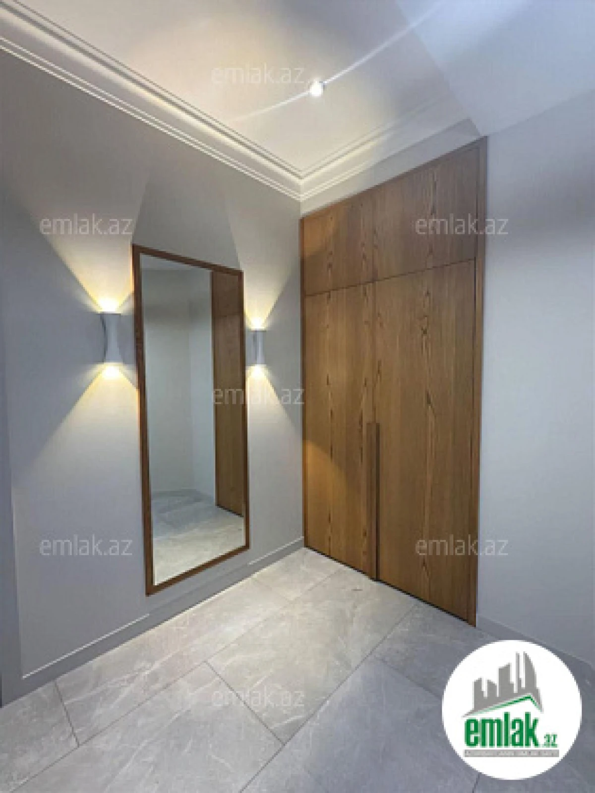 Satılır 3 otaqlı yeni tikili 135 m²