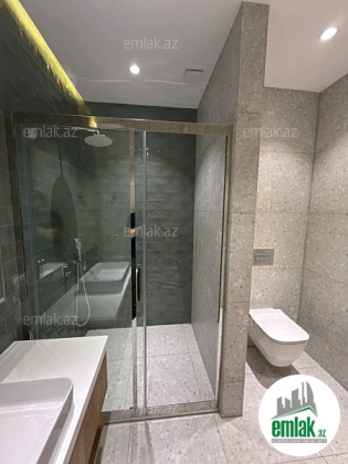 Satılır 3 otaqlı yeni tikili 135 m²