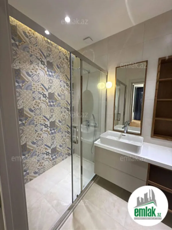 Satılır 3 otaqlı yeni tikili 135 m²