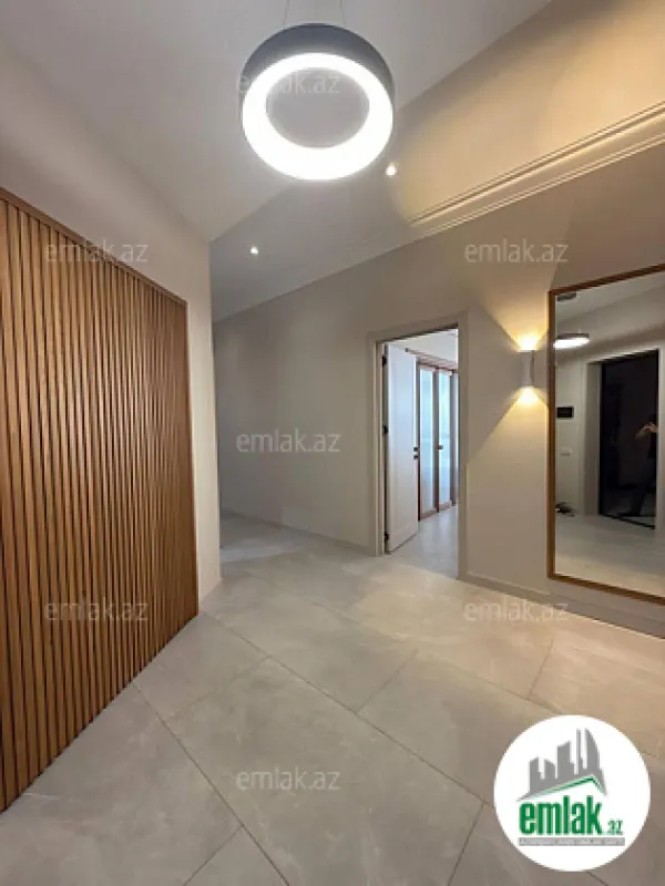 Satılır 3 otaqlı yeni tikili 135 m²