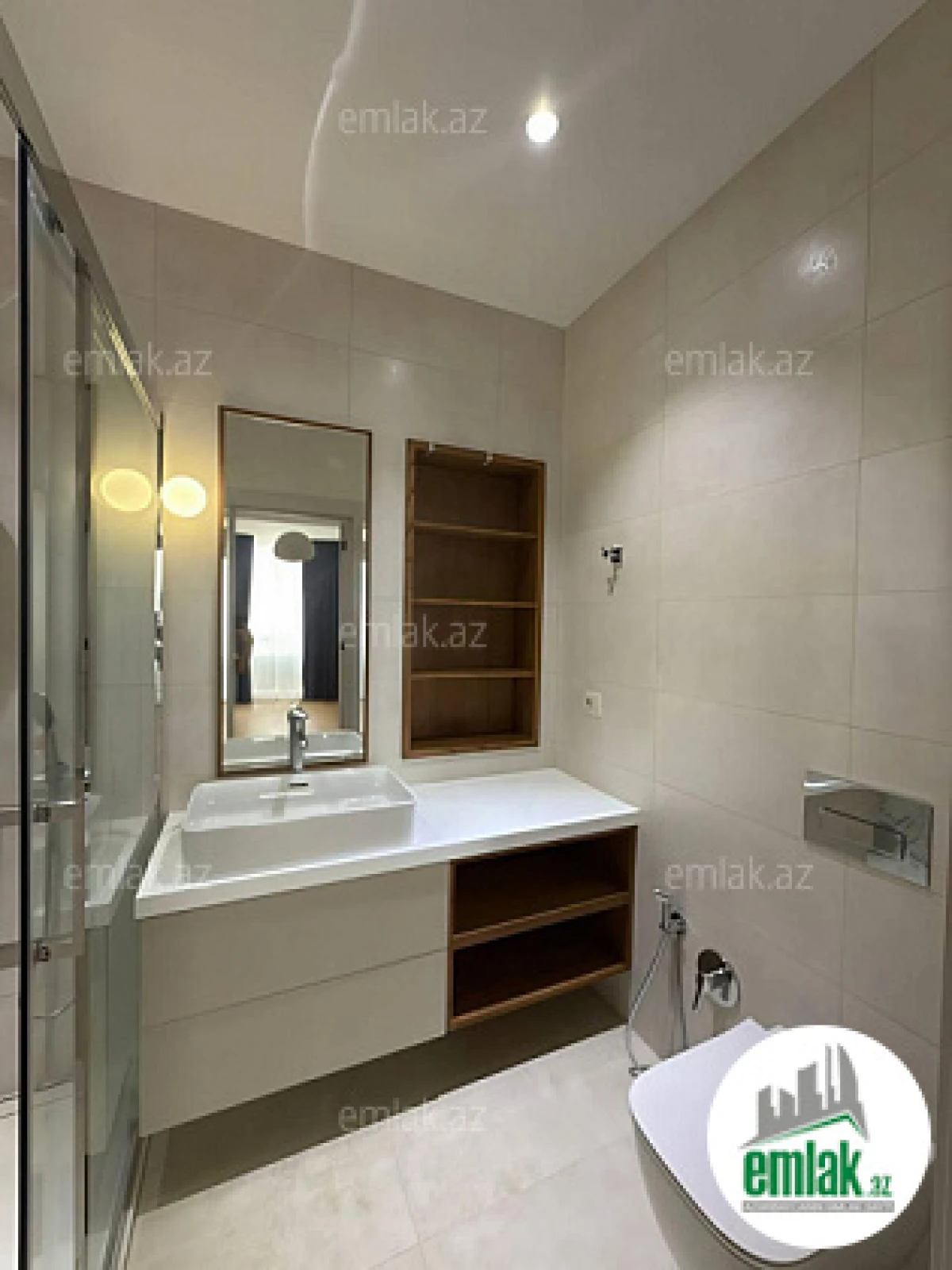 Satılır 3 otaqlı yeni tikili 135 m²