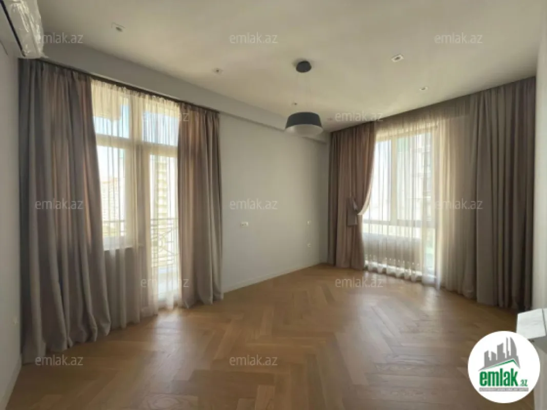 Satılır 3 otaqlı yeni tikili 135 m²