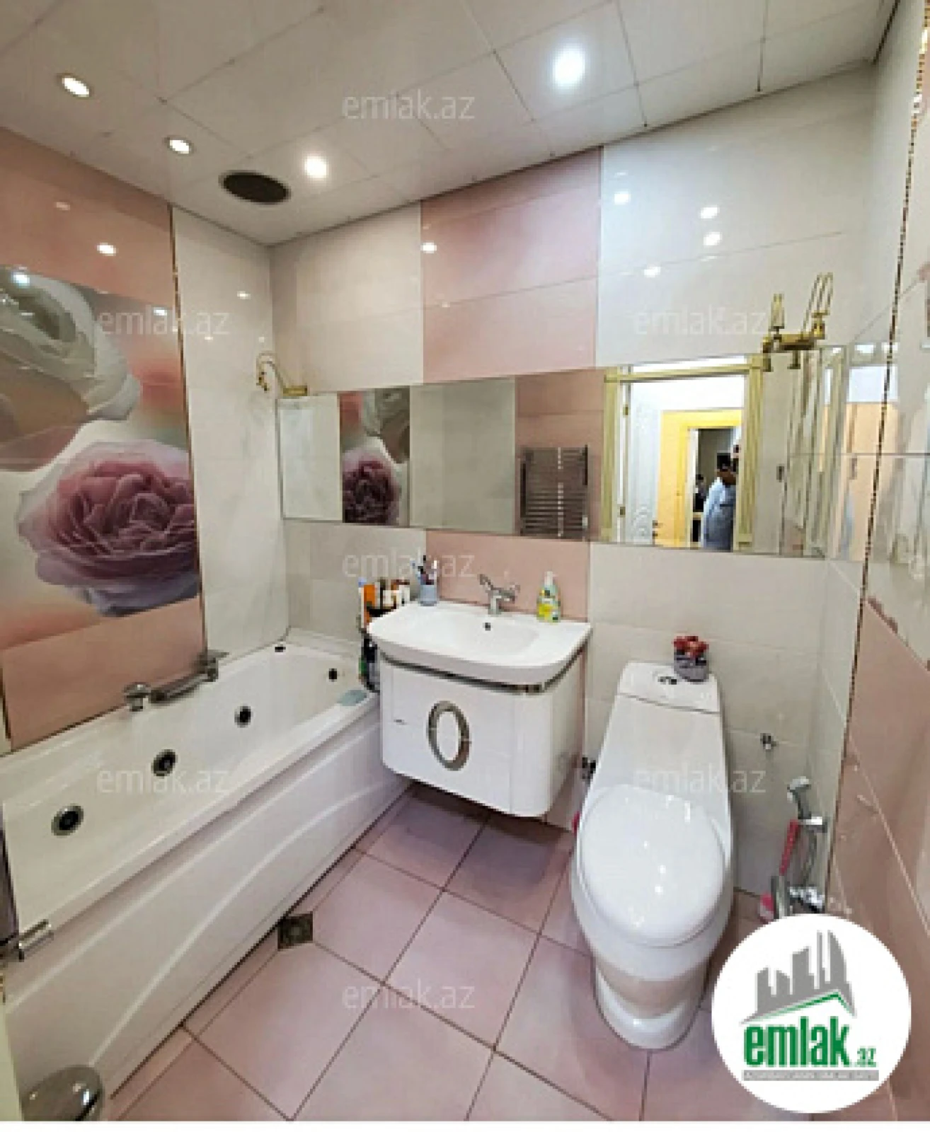 Satılır 3 otaqlı yeni tikili 136 m²