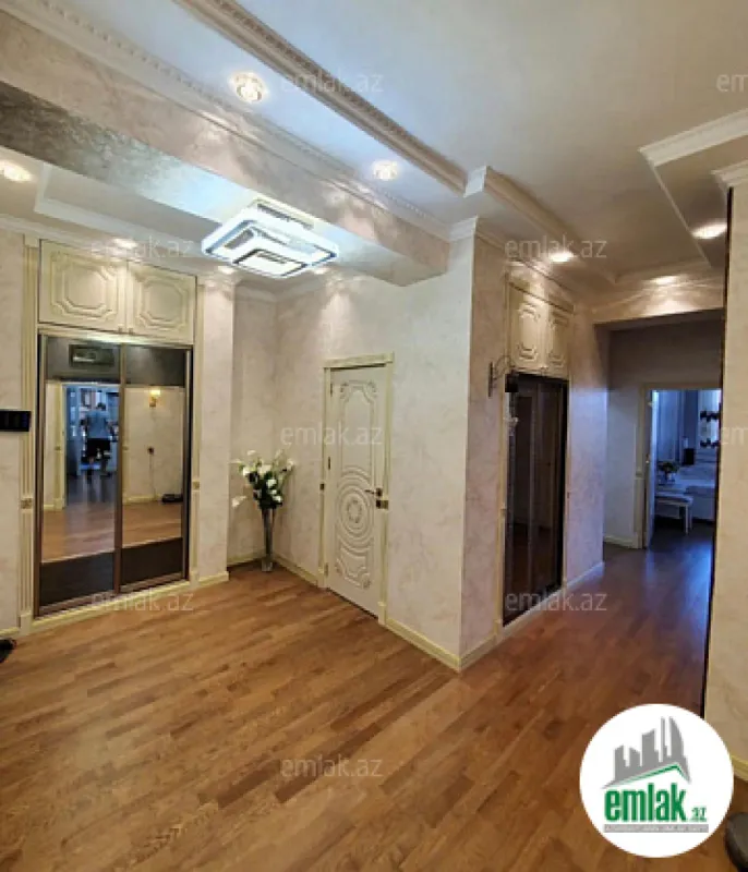 Satılır 3 otaqlı yeni tikili 136 m²