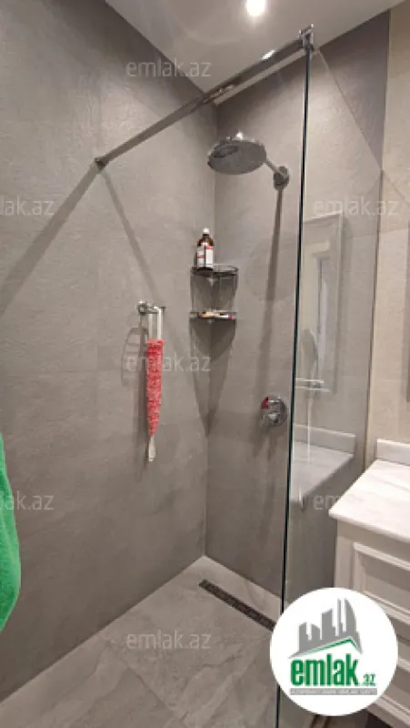 Satılır 4 otaqlı yeni tikili 196 m²