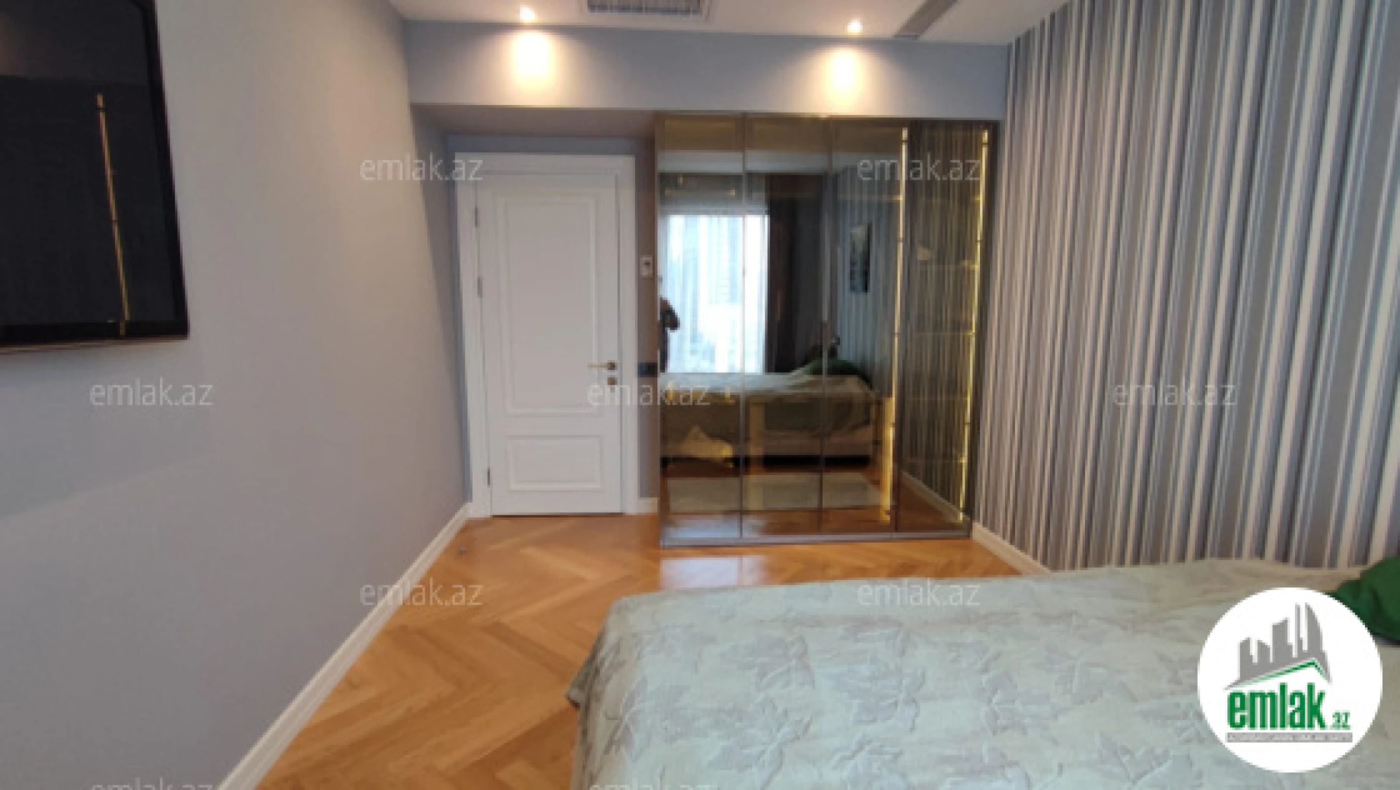 Satılır 4 otaqlı yeni tikili 196 m²