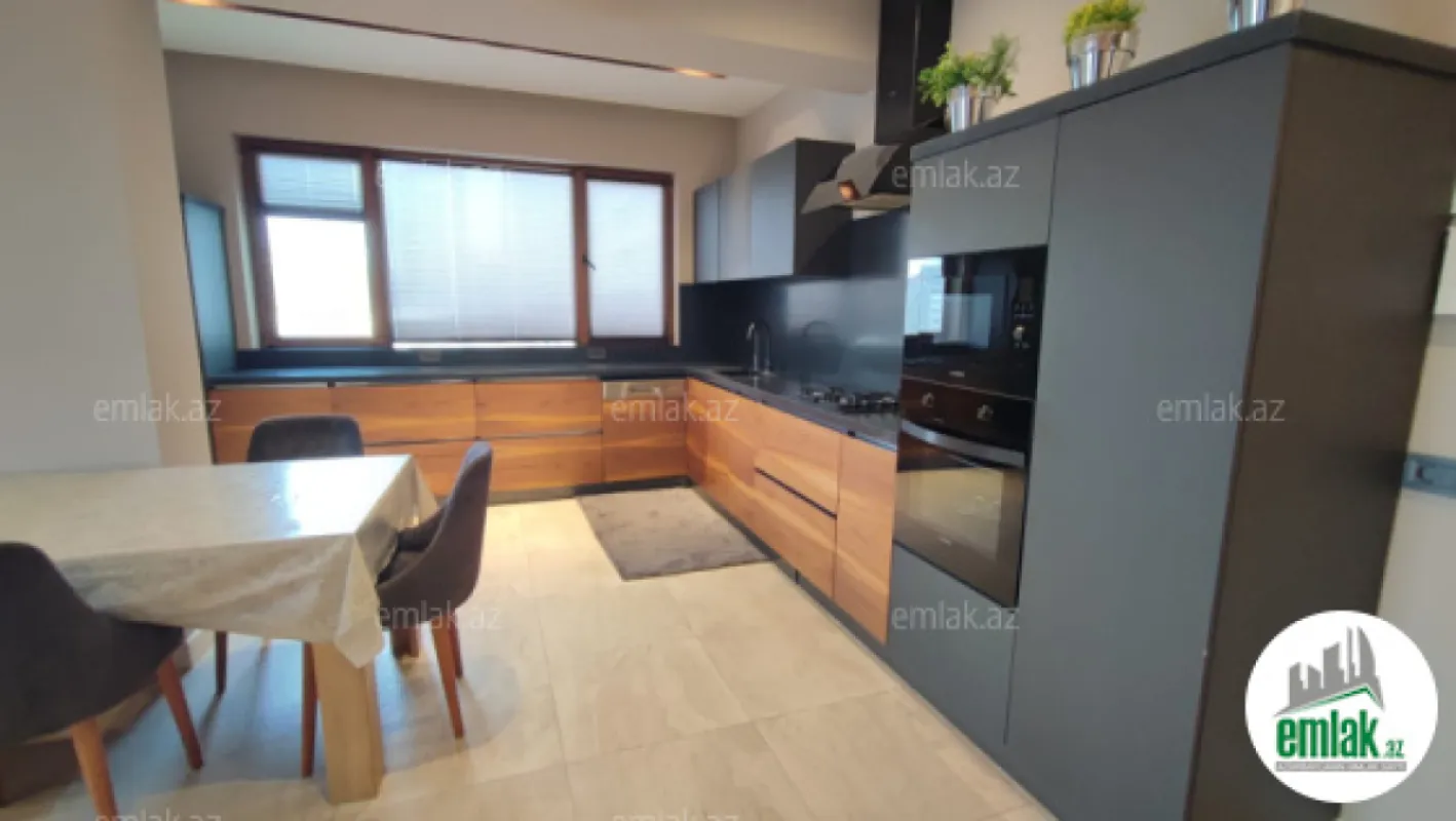 Satılır 4 otaqlı yeni tikili 196 m²