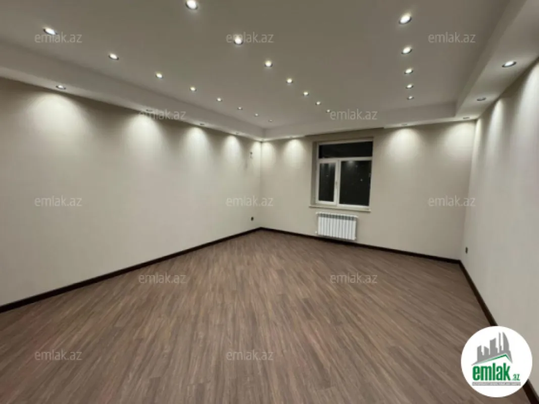 Satılır 3 otaqlı yeni tikili 130 m²