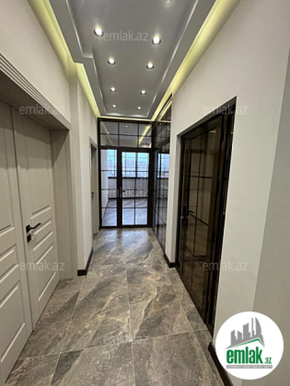 Satılır 3 otaqlı yeni tikili 130 m²