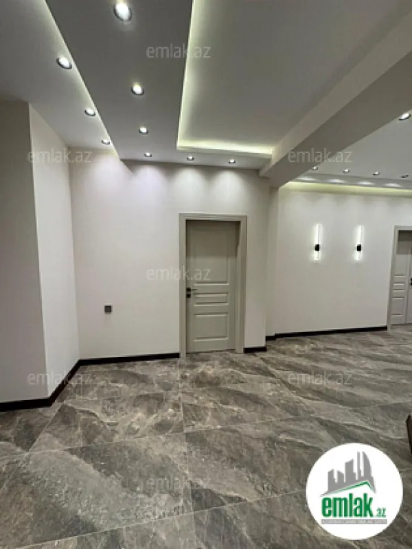 Satılır 3 otaqlı yeni tikili 130 m²