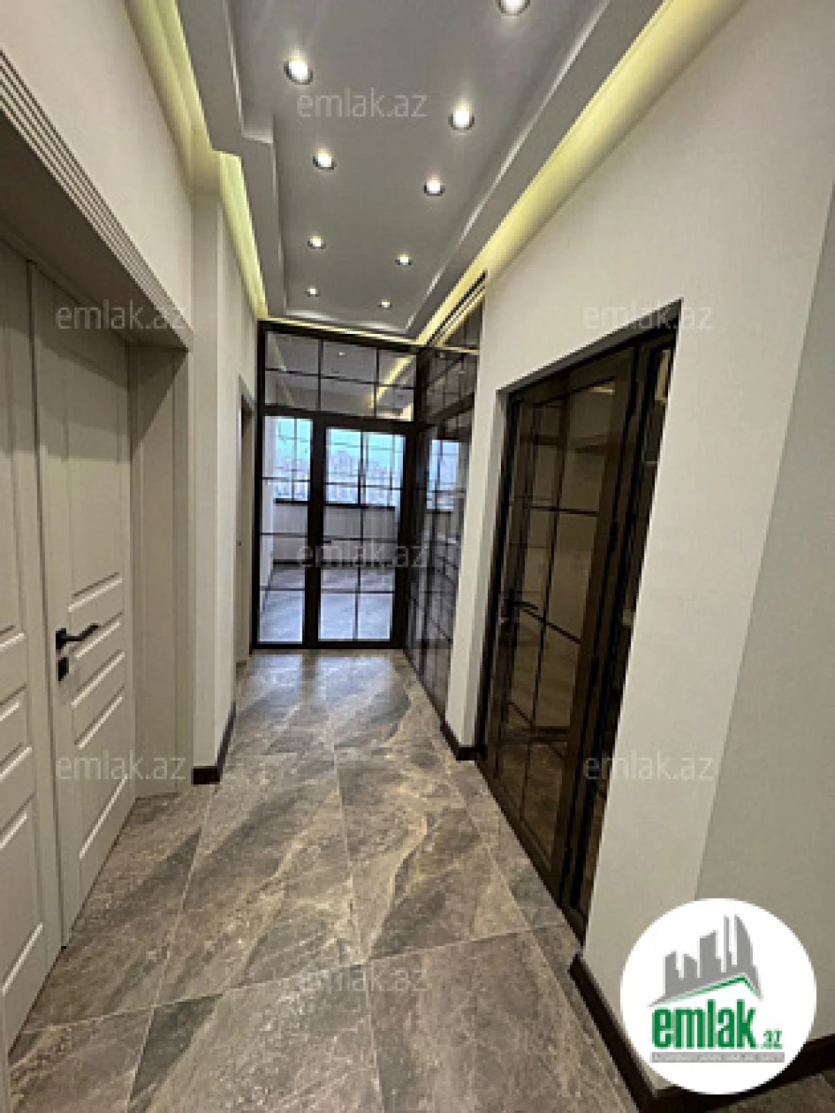 Satılır 3 otaqlı yeni tikili 130 m²