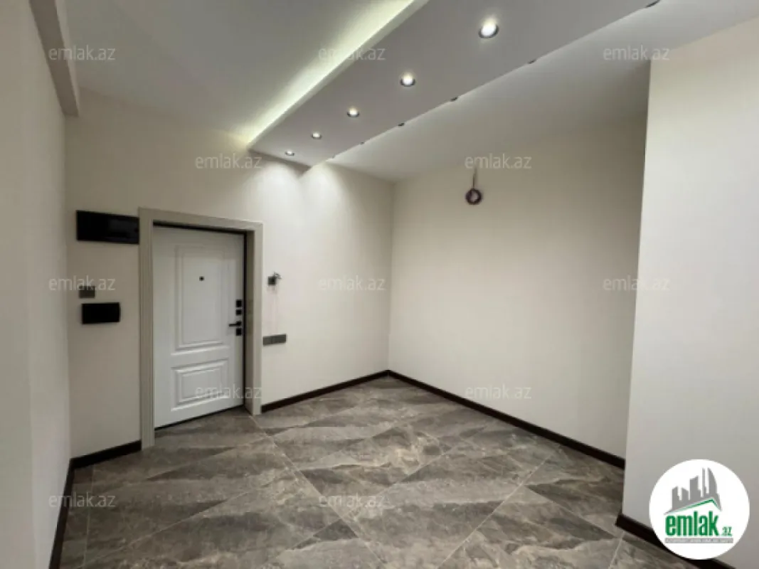 Satılır 3 otaqlı yeni tikili 130 m²