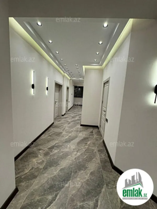 Satılır 3 otaqlı yeni tikili 130 m²
