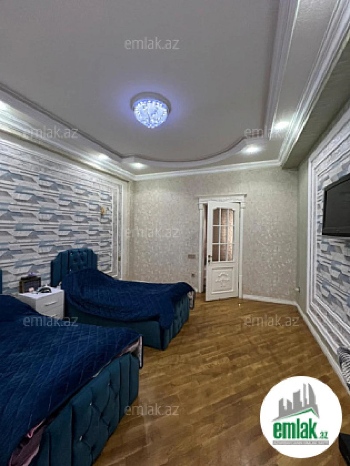 Satılır 3 otaqlı yeni tikili 132 m²