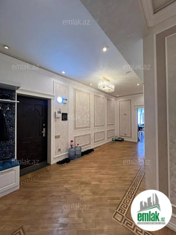 Satılır 3 otaqlı yeni tikili 132 m²