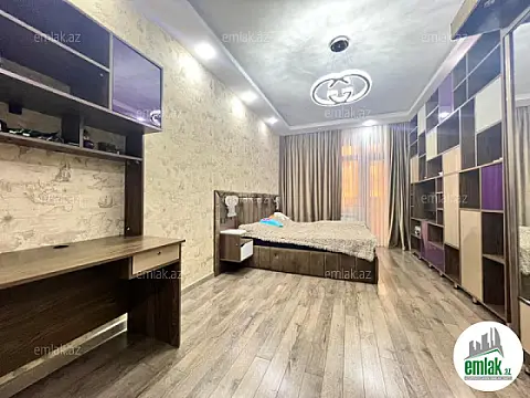 Satılır 4 otaqlı yeni tikili 240 m²