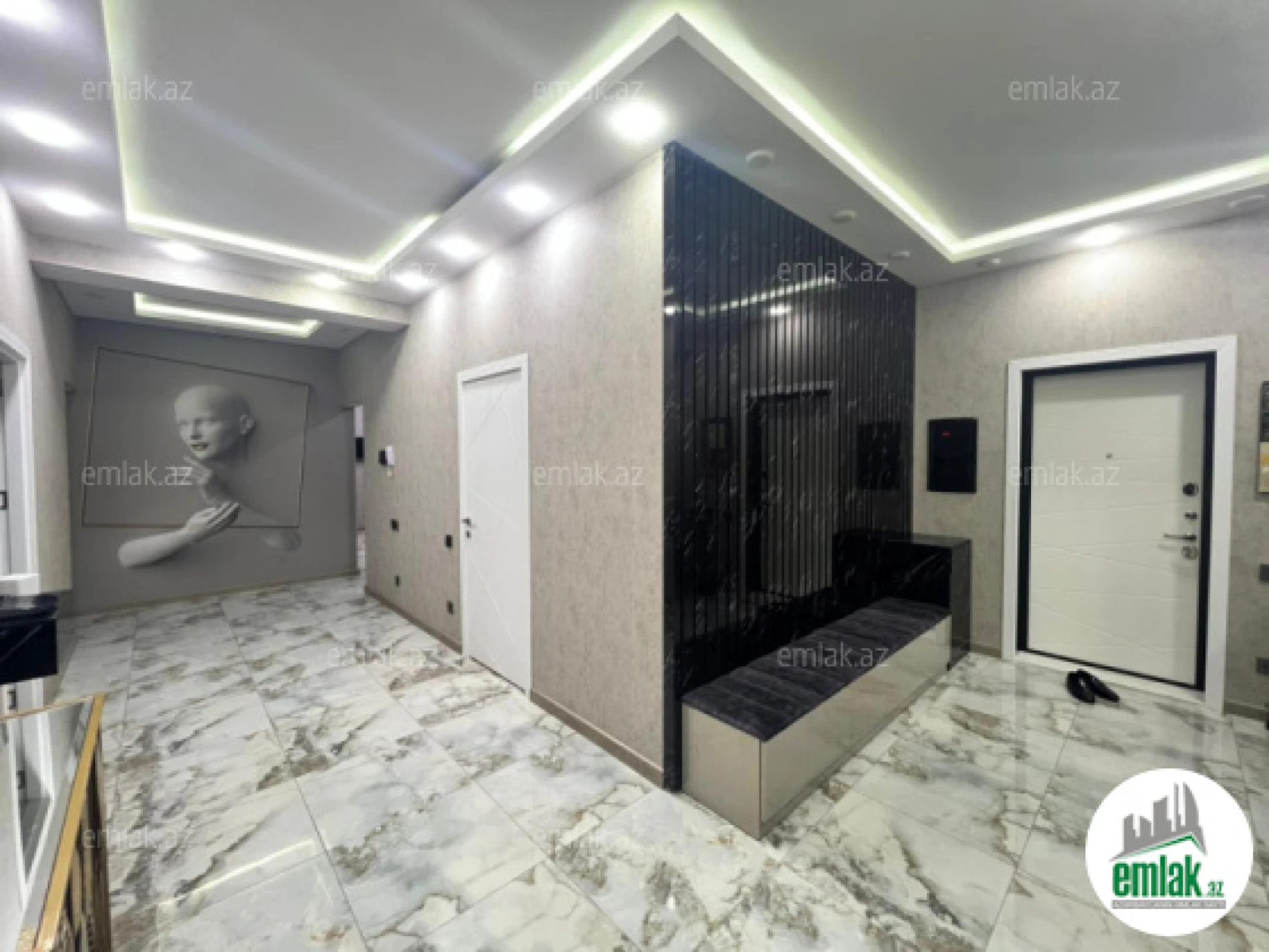 Satılır 4 otaqlı yeni tikili 240 m²