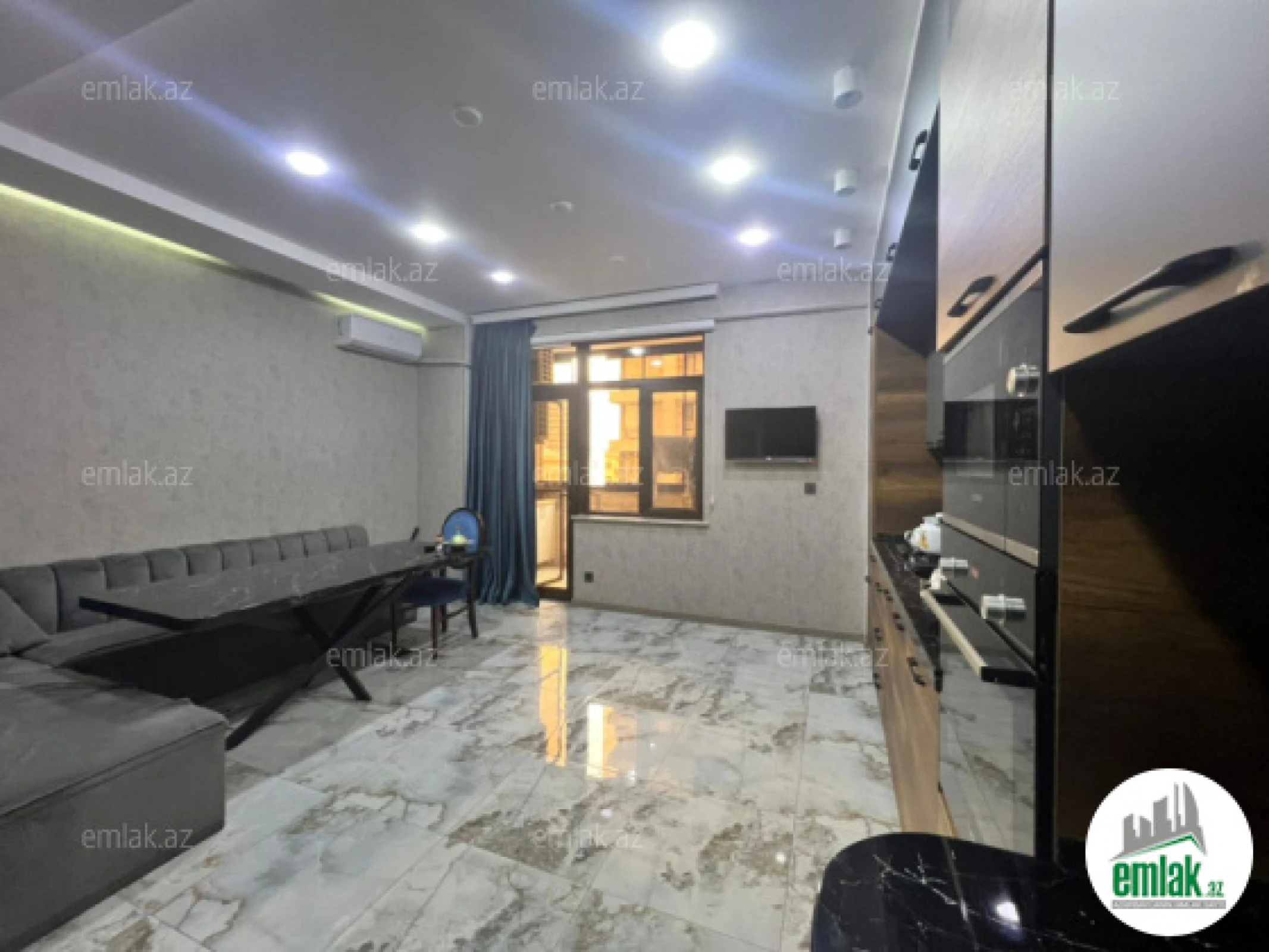Satılır 4 otaqlı yeni tikili 240 m²
