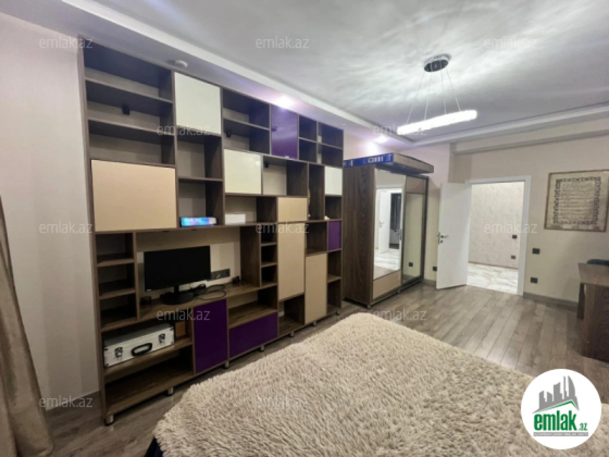 Satılır 4 otaqlı yeni tikili 240 m²