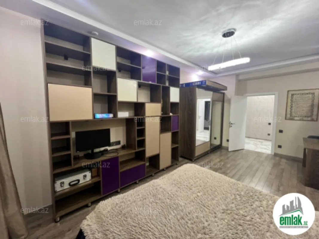 Satılır 4 otaqlı yeni tikili 240 m²