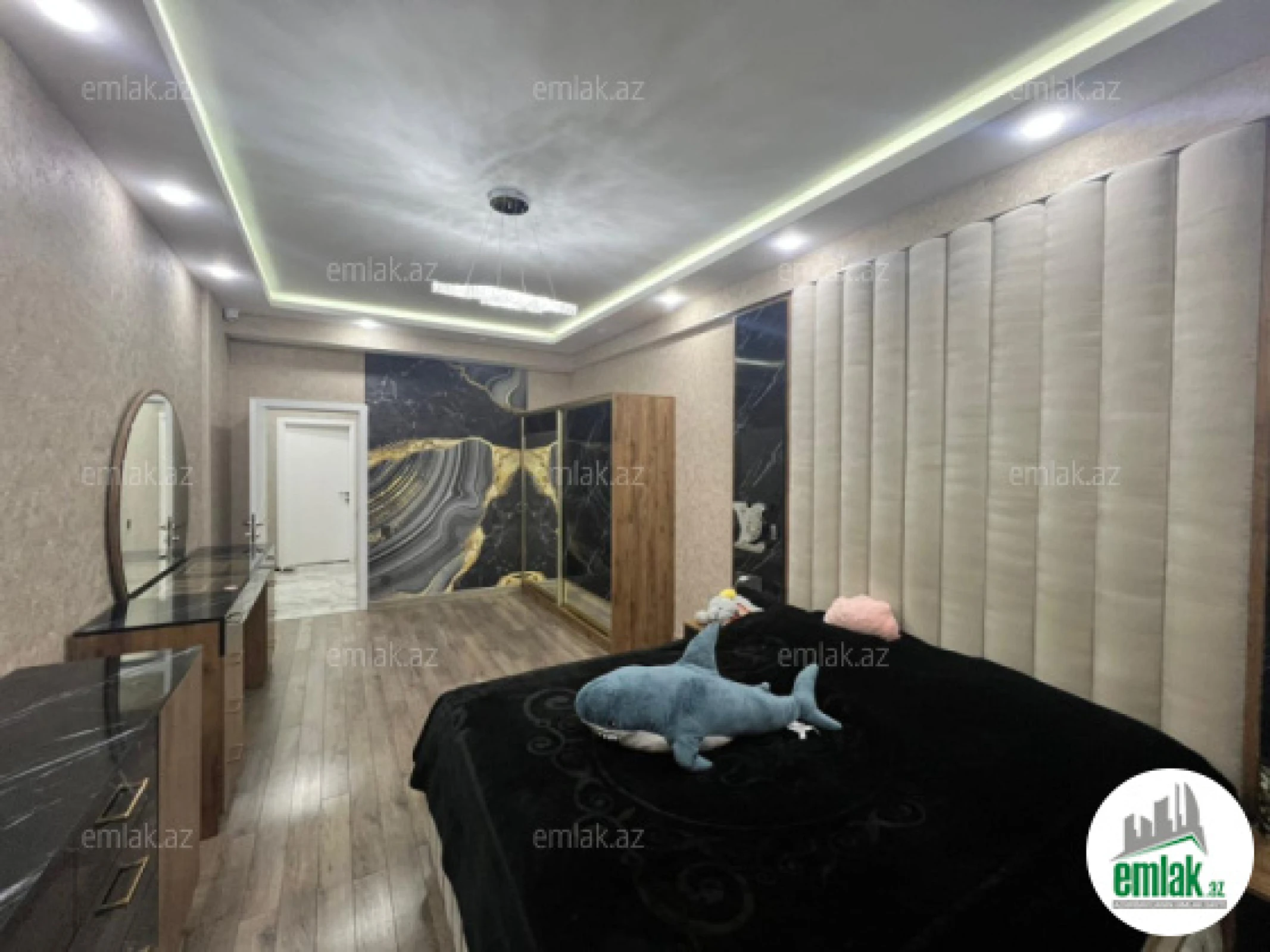 Satılır 4 otaqlı yeni tikili 240 m²
