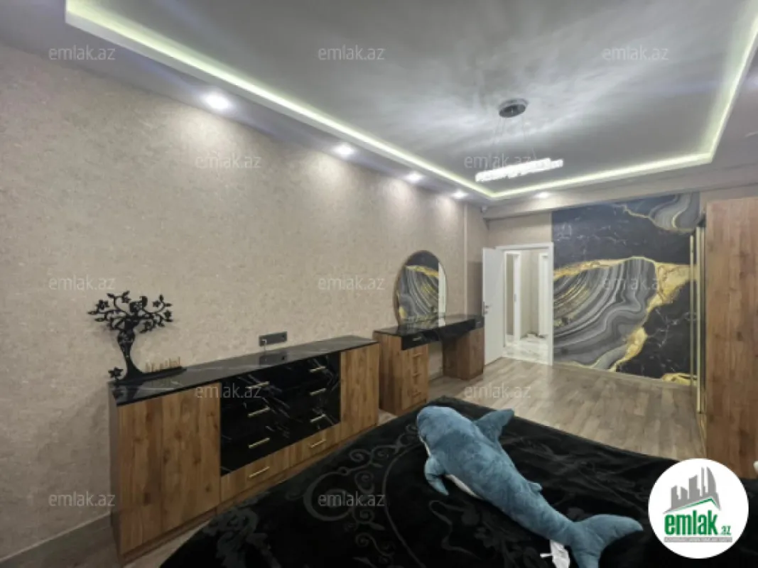 Satılır 4 otaqlı yeni tikili 240 m²