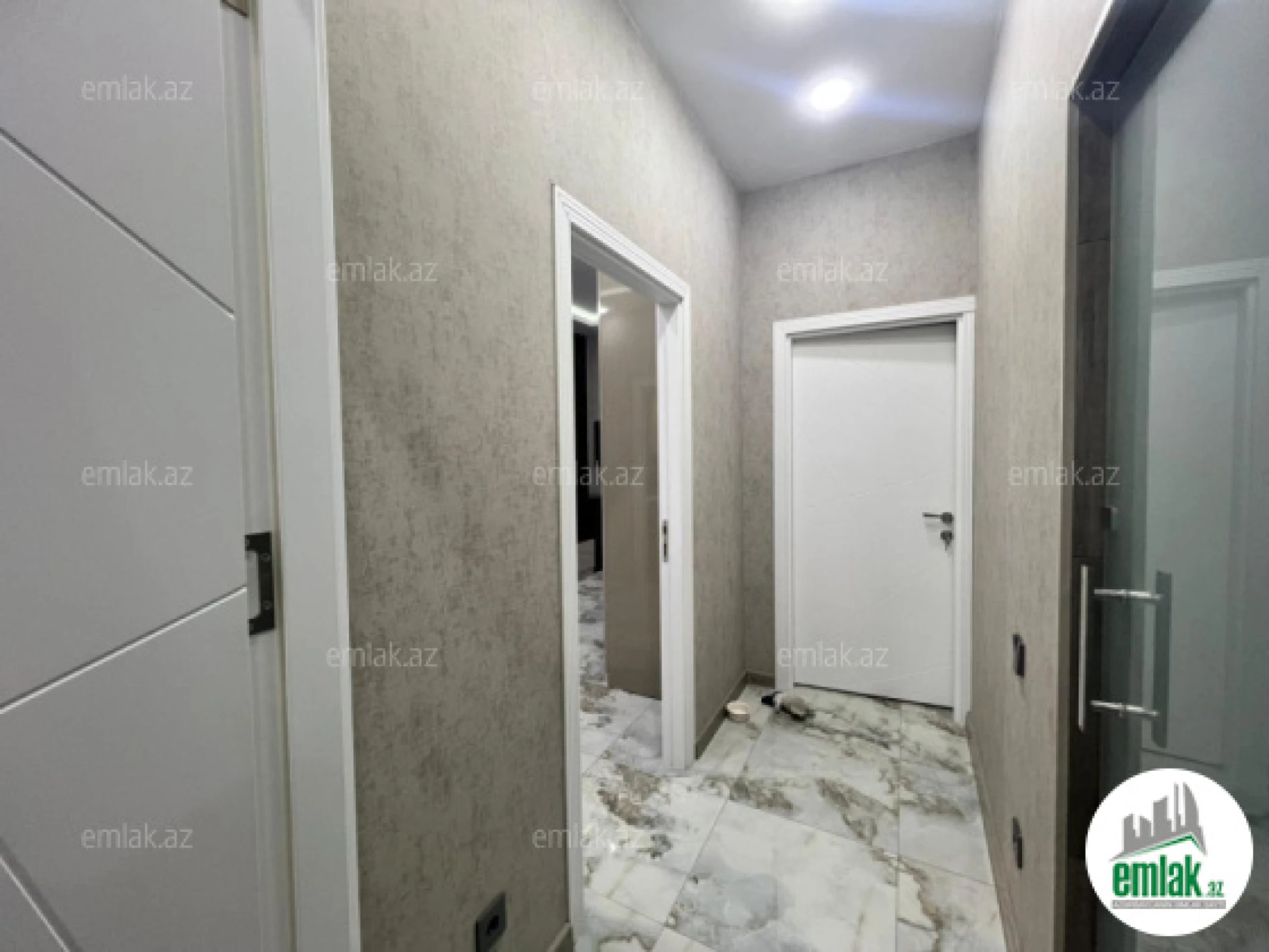 Satılır 4 otaqlı yeni tikili 240 m²