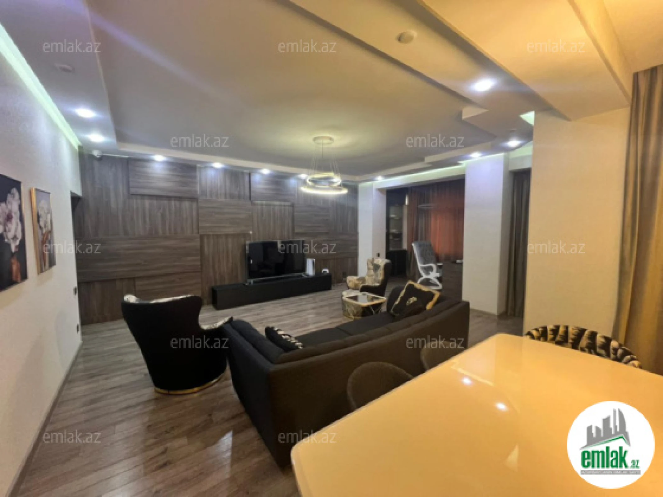 Satılır 4 otaqlı yeni tikili 240 m²