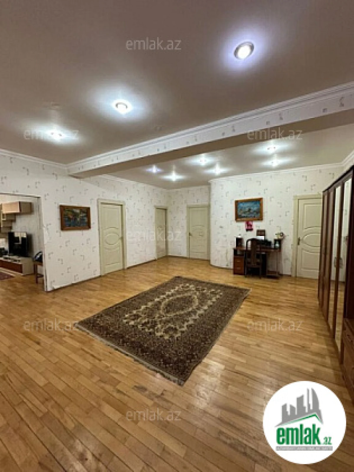 Satılır 3 otaqlı yeni tikili 155 m²