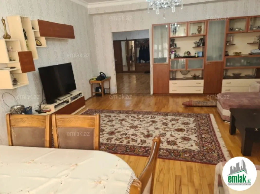 Satılır 3 otaqlı yeni tikili 155 m²